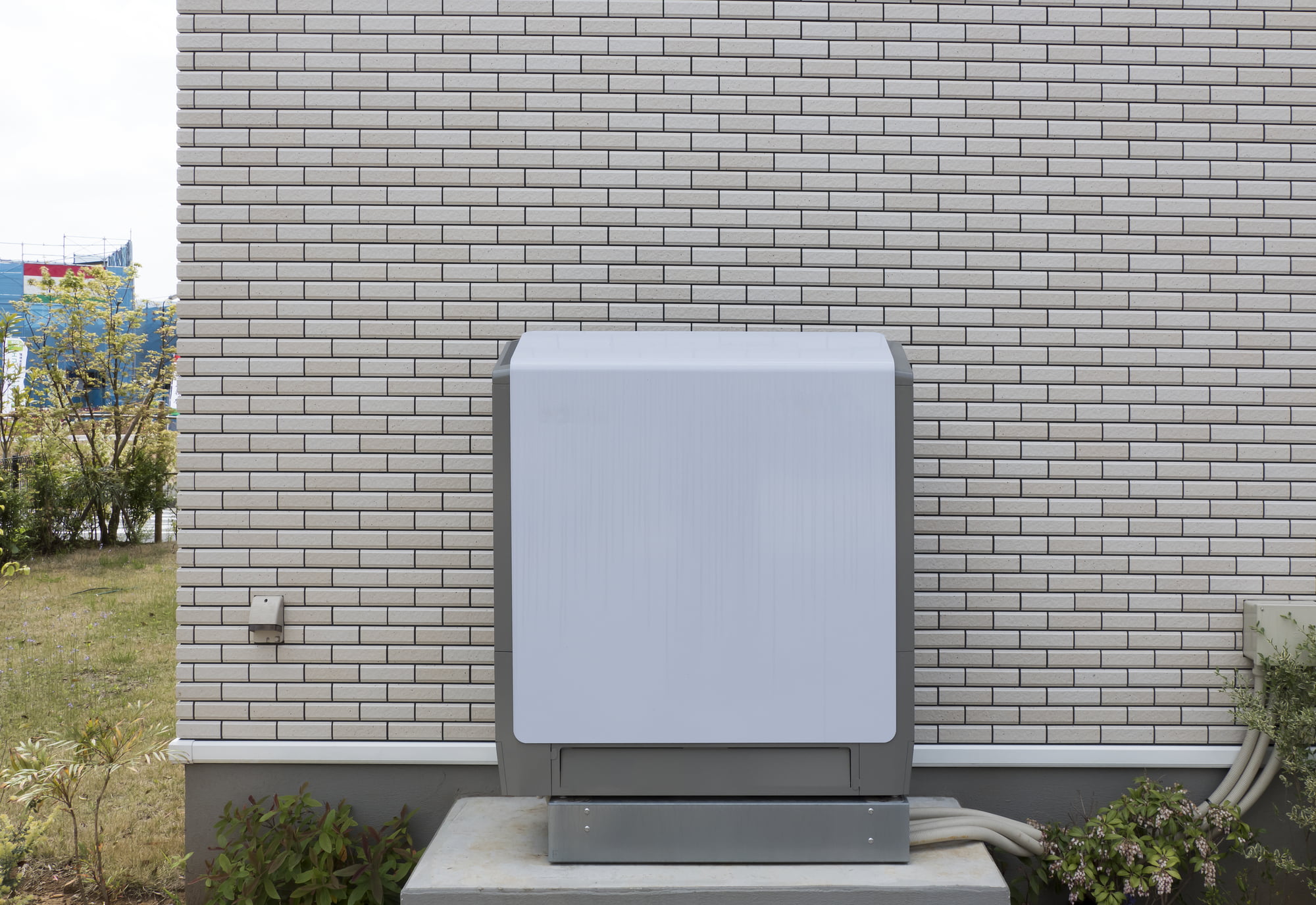 パワコン一体型で発電ロスを抑えた効率設計